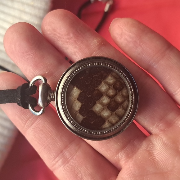 GENUINE PYTHON RESIN NECKLACE! Made by hand with ♥️♥️♥️ - Picture 8 of 10